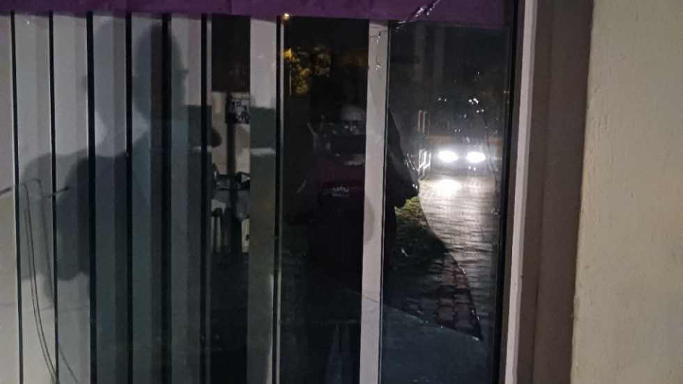 Επίθεση σε γραφείο του ΣΥΡΙΖΑ στη Θεσσαλονίκη